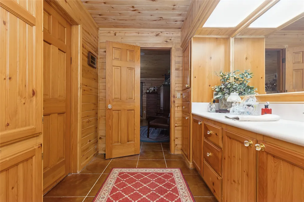 2105 CR 2111 Hooks, TX 75561