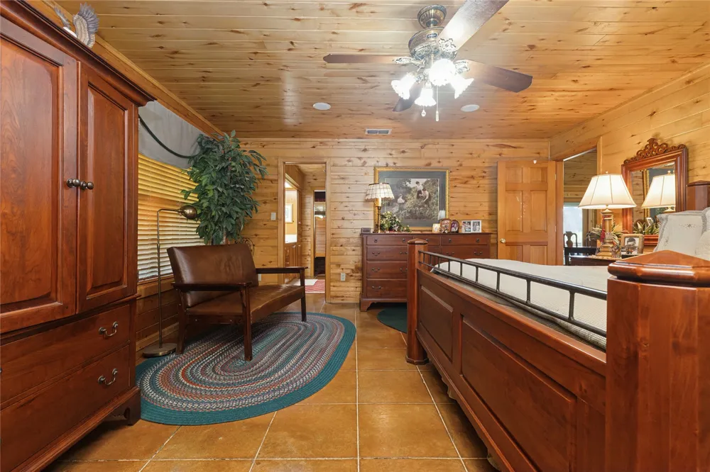 2105 CR 2111 Hooks, TX 75561