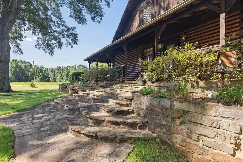 2105 CR 2111 Hooks, TX 75561