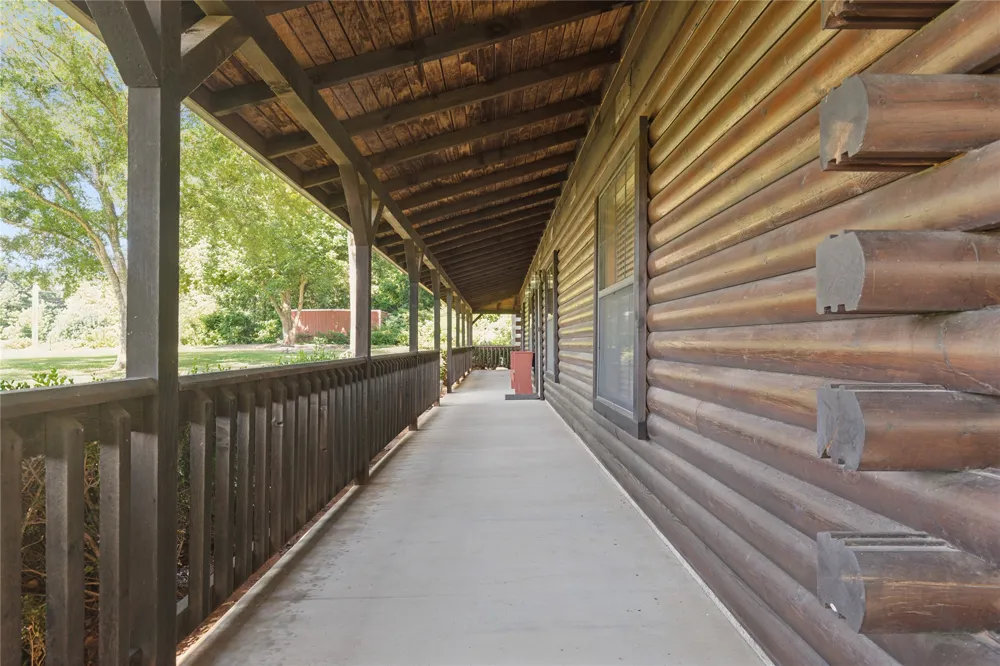2105 CR 2111 Hooks, TX 75561