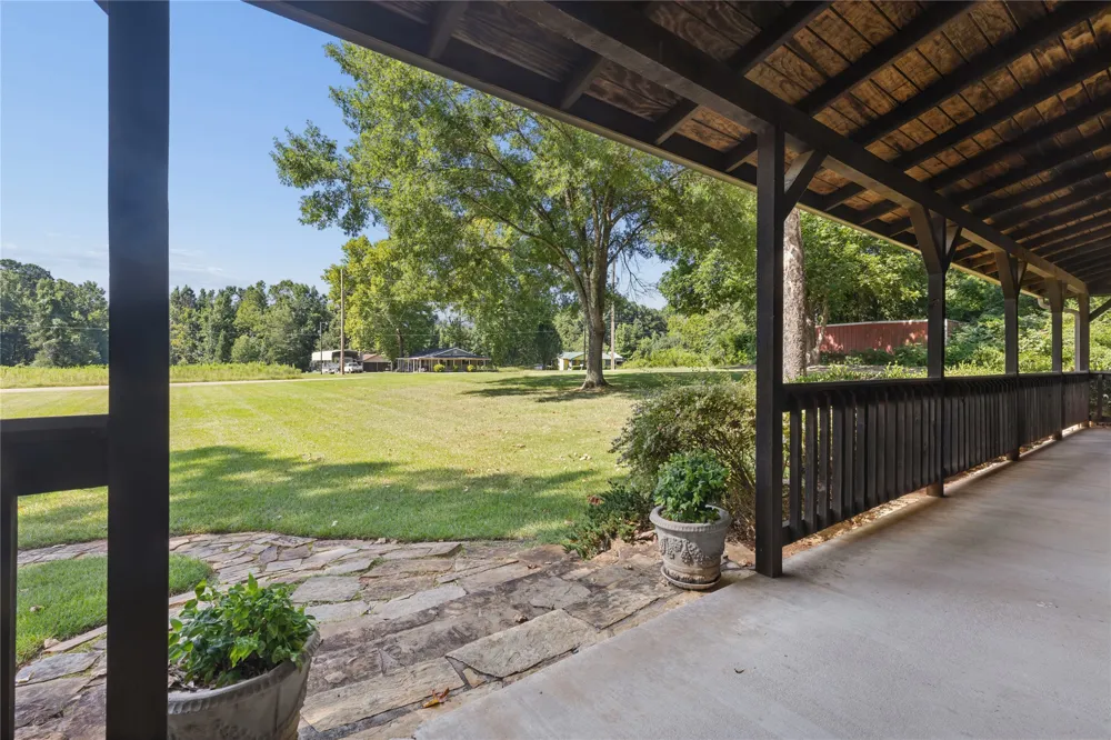 2105 CR 2111 Hooks, TX 75561