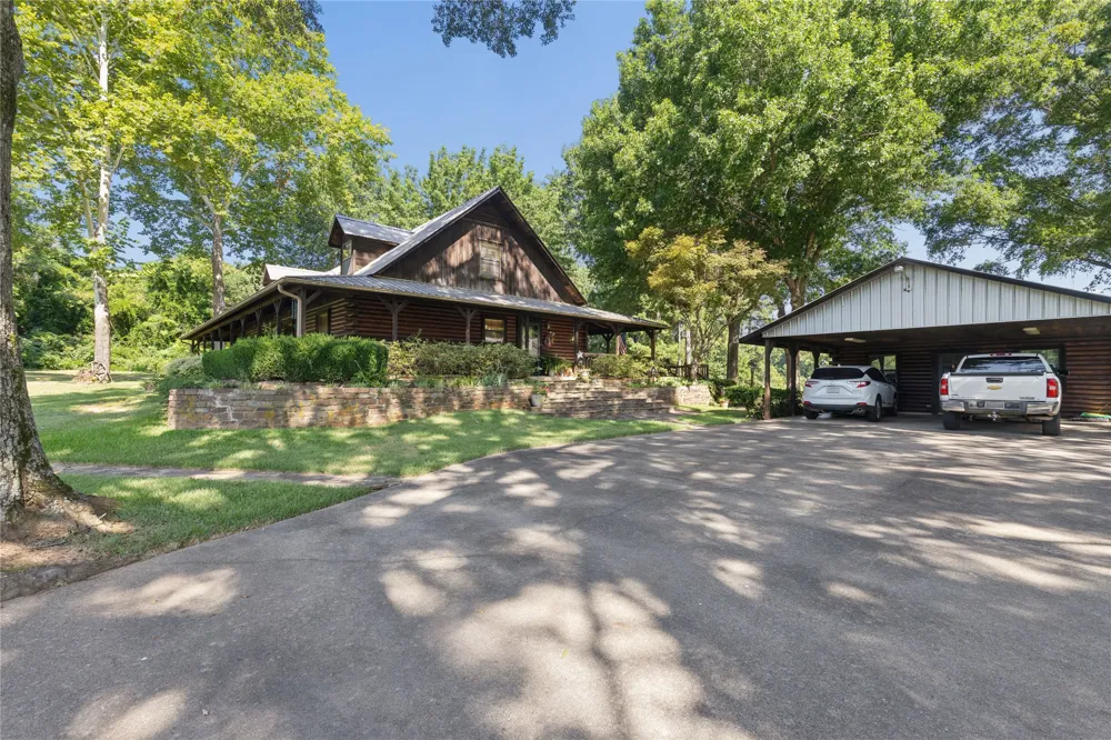 2105 CR 2111 Hooks, TX 75561