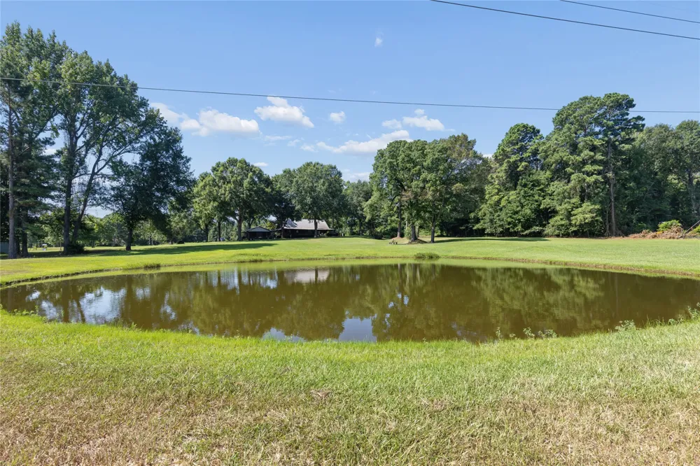 2105 CR 2111 Hooks, TX 75561