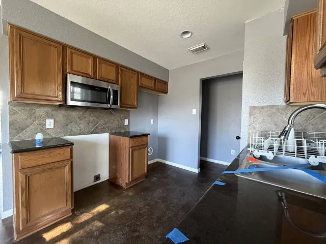 207 S Creek Street Fredericksburg, TX 78624