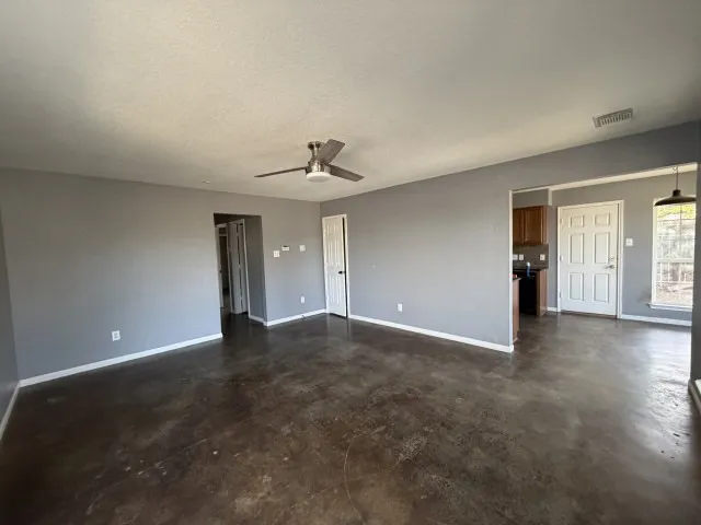 207 S Creek Street Fredericksburg, TX 78624