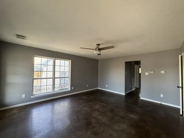207 S Creek Street Fredericksburg, TX 78624