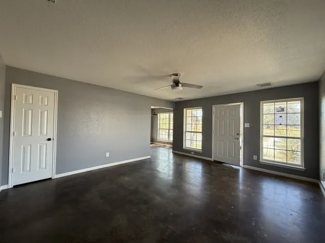 207 S Creek Street Fredericksburg, TX 78624