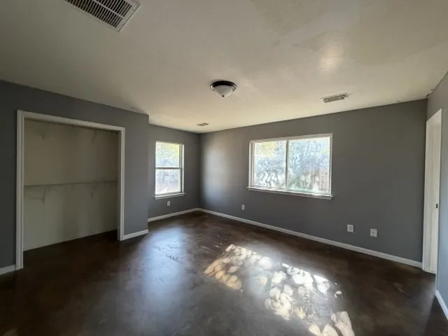 207 S Creek Street Fredericksburg, TX 78624