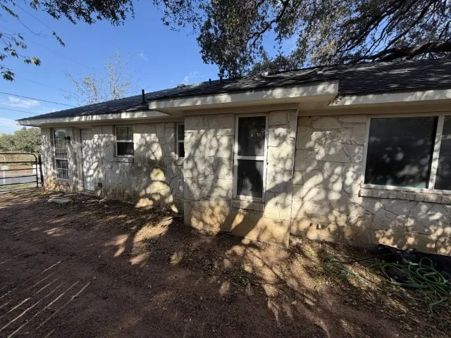 207 S Creek Street Fredericksburg, TX 78624