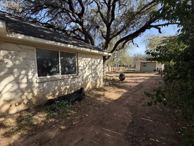 207 S Creek Street Fredericksburg, TX 78624