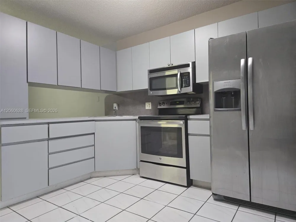 8810 NW 114th Ter Hialeah Gardens, FL 33018