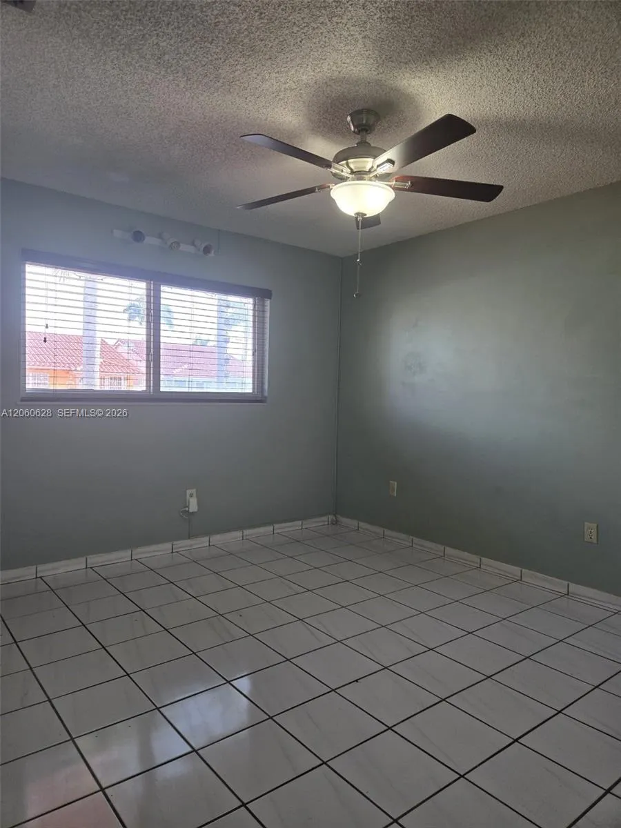 8810 NW 114th Ter Hialeah Gardens, FL 33018