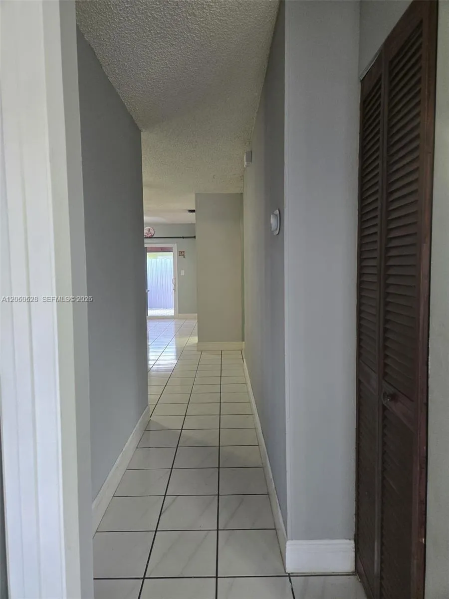 8810 NW 114th Ter Hialeah Gardens, FL 33018