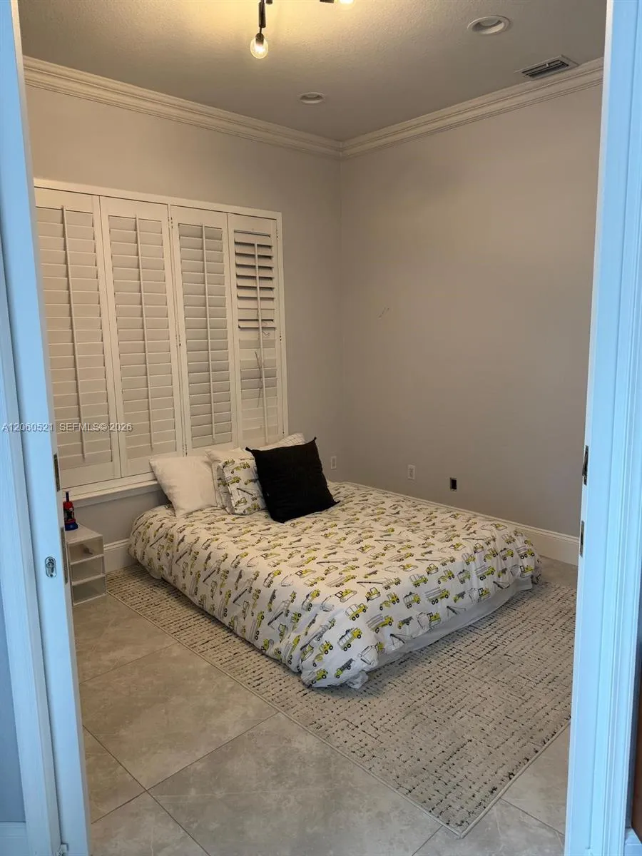 19973 NE 37th Ave Aventura, FL 33180