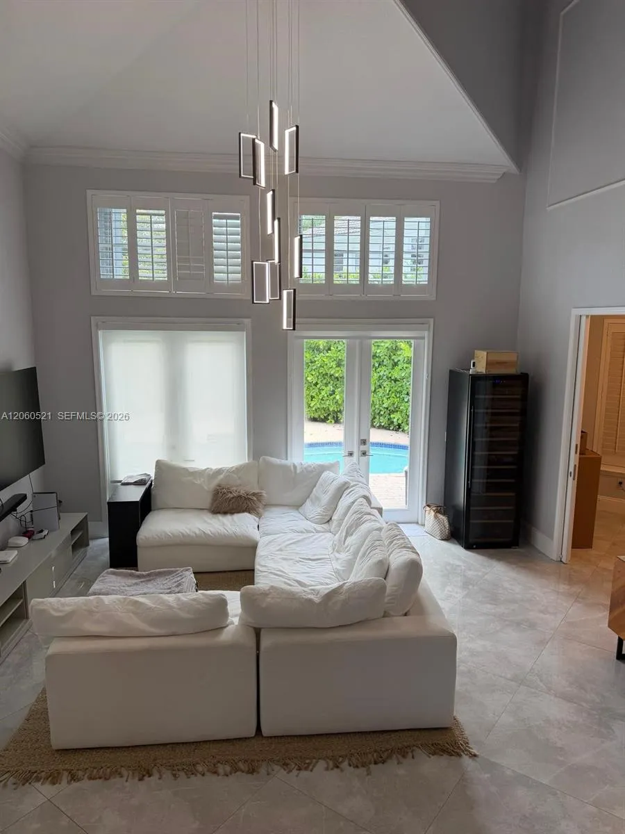 19973 NE 37th Ave Aventura, FL 33180