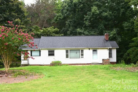 2736 Peachtree Road