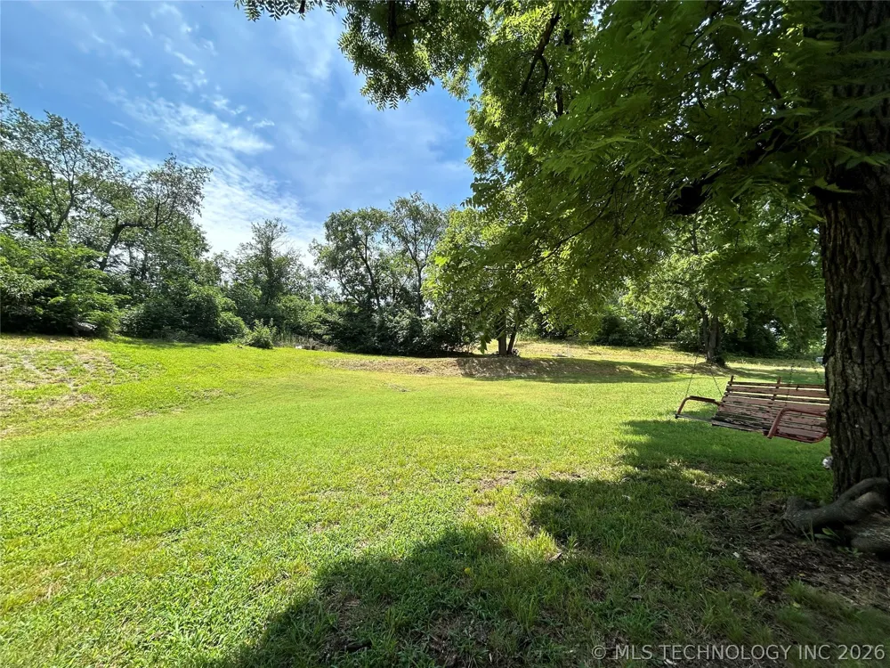 306 Water Locust Grove, OK 74352