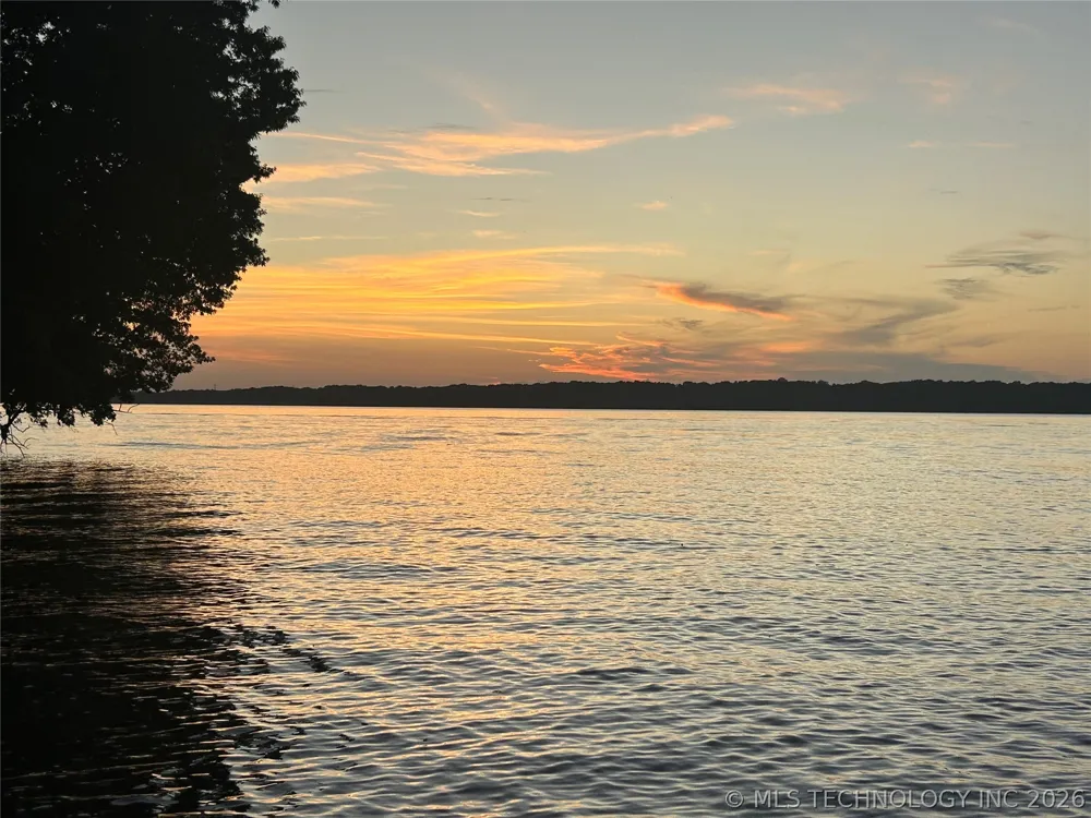 306 Water Locust Grove, OK 74352