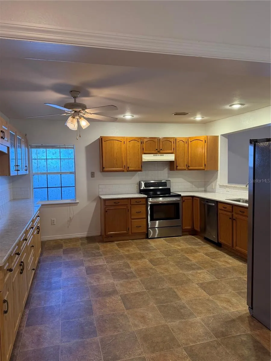 53 W PARK STREET Tarpon Springs, FL 34689