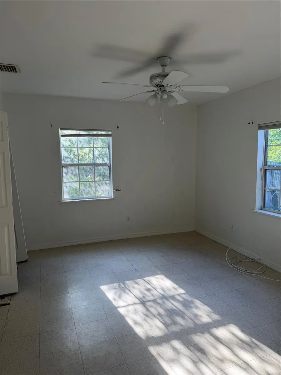 53 W PARK STREET Tarpon Springs, FL 34689