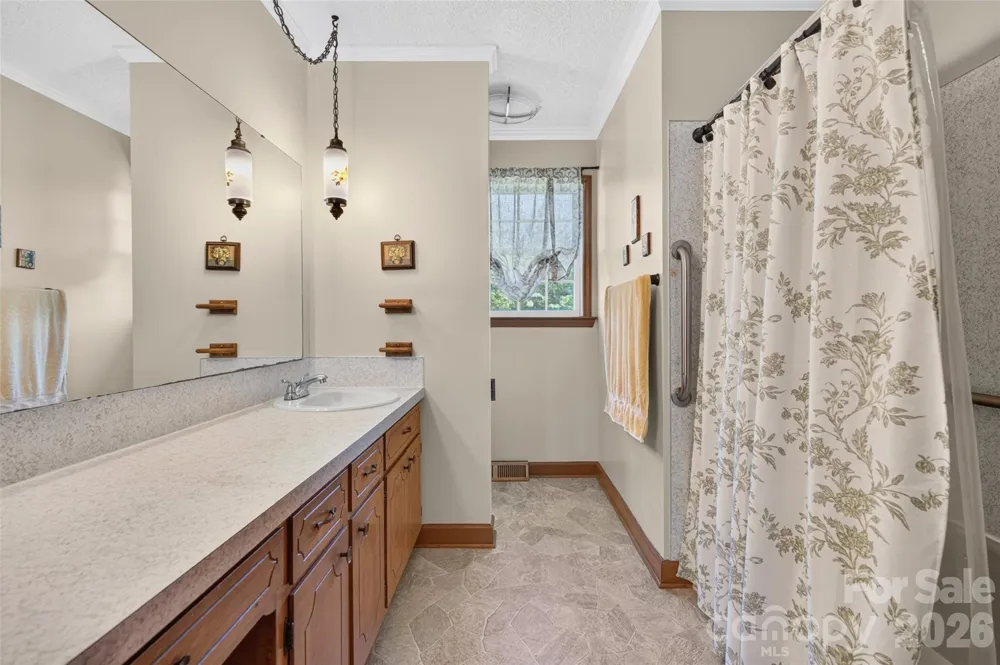 3040 E Maiden Road Maiden, NC 28650