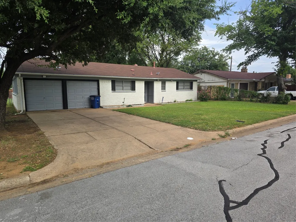 304 Salem Drive Euless, TX 76039
