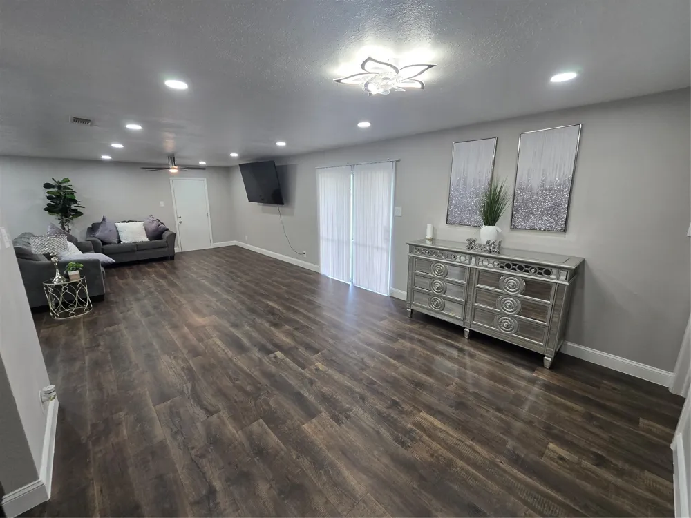 304 Salem Drive Euless, TX 76039