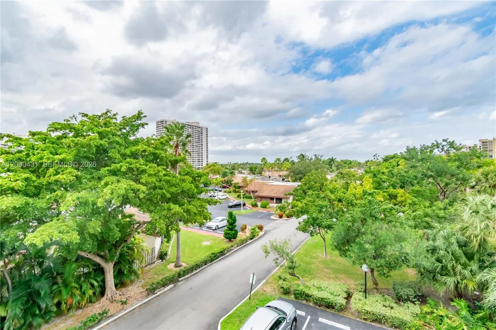 200 Leslie Dr #329 Hallandale Beach, FL 33009