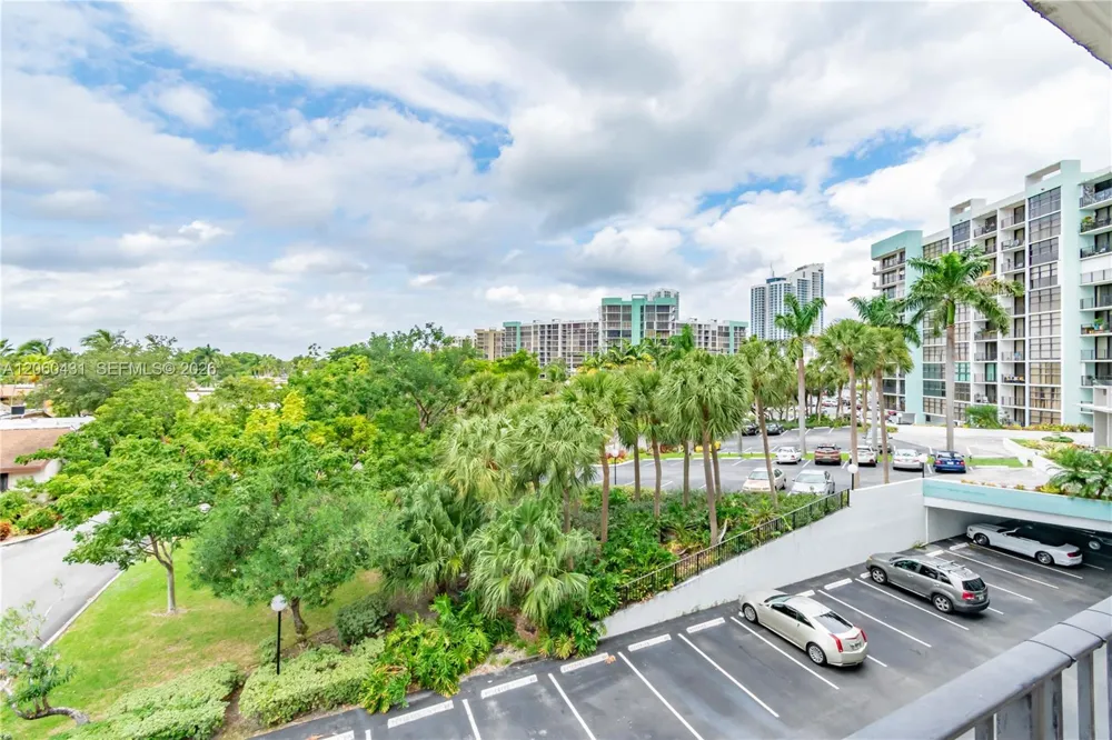 200 Leslie Dr #329 Hallandale Beach, FL 33009