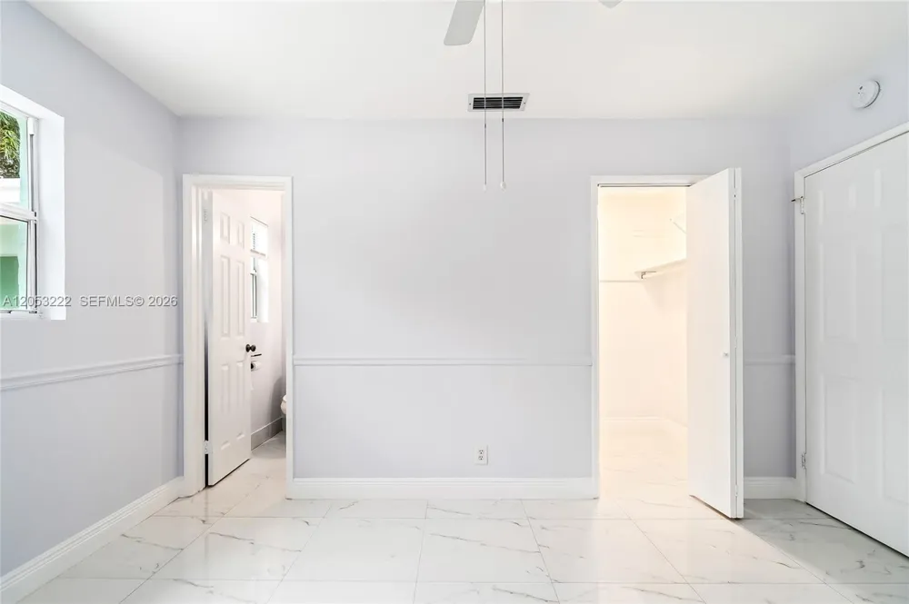 1427 Crest Dr Lake Worth, FL 33461
