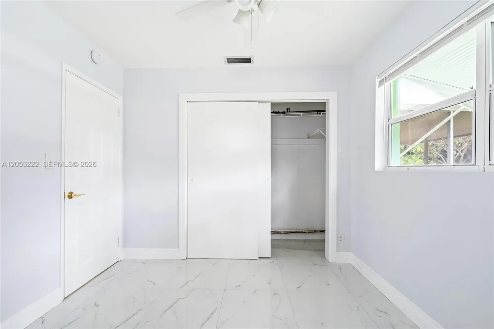 1427 Crest Dr Lake Worth, FL 33461
