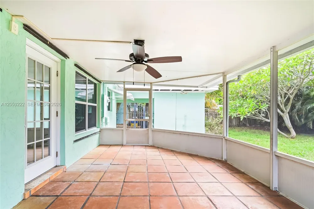 1427 Crest Dr Lake Worth, FL 33461