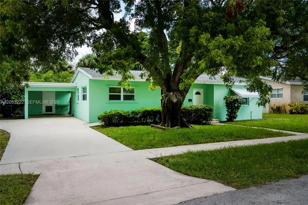 1427 Crest Dr Lake Worth, FL 33461