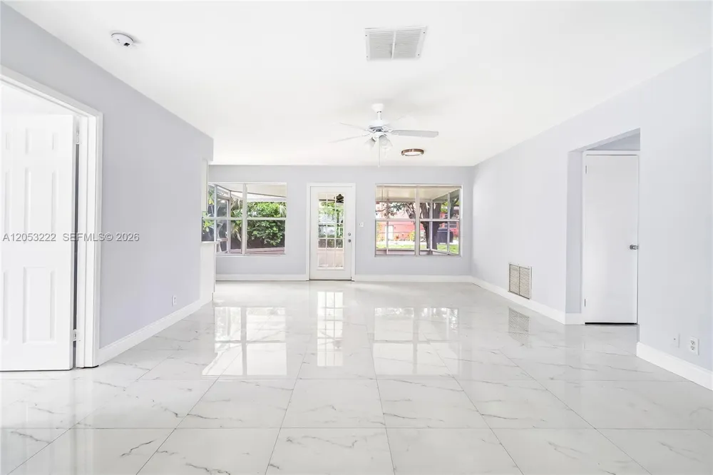 1427 Crest Dr Lake Worth, FL 33461