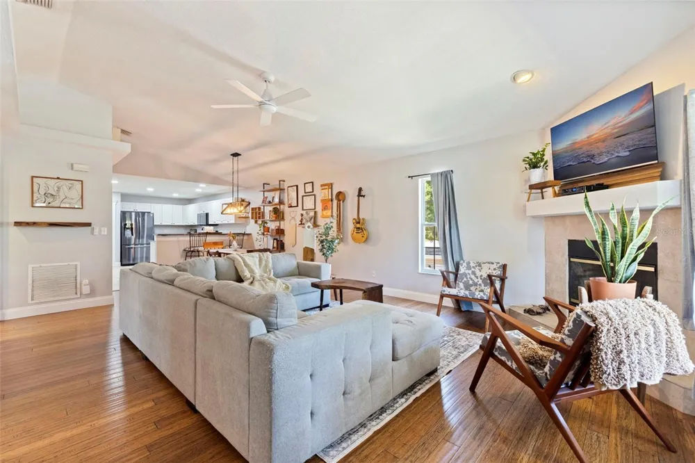2462 14TH AVENUE St Petersburg, FL 33713