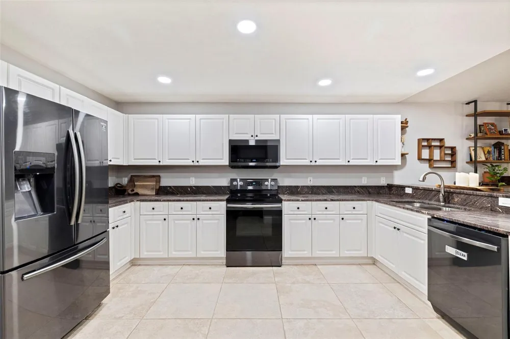 2462 14TH AVENUE St Petersburg, FL 33713