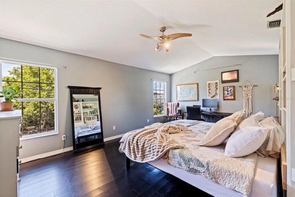 2462 14TH AVENUE St Petersburg, FL 33713