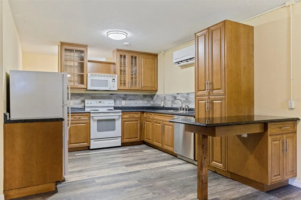 2462 14TH AVENUE St Petersburg, FL 33713