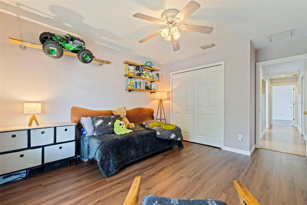 2462 14TH AVENUE St Petersburg, FL 33713