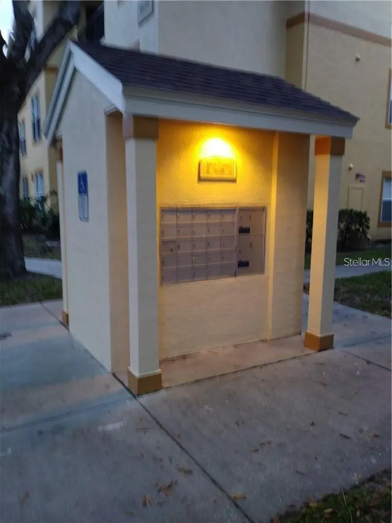 5620 PINNACLE HEIGHTS CIRCLE #305 Tampa, FL 33624