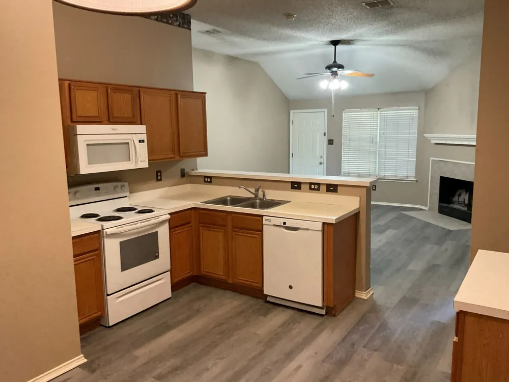 1001 Stockton Drive Burleson, TX 76028