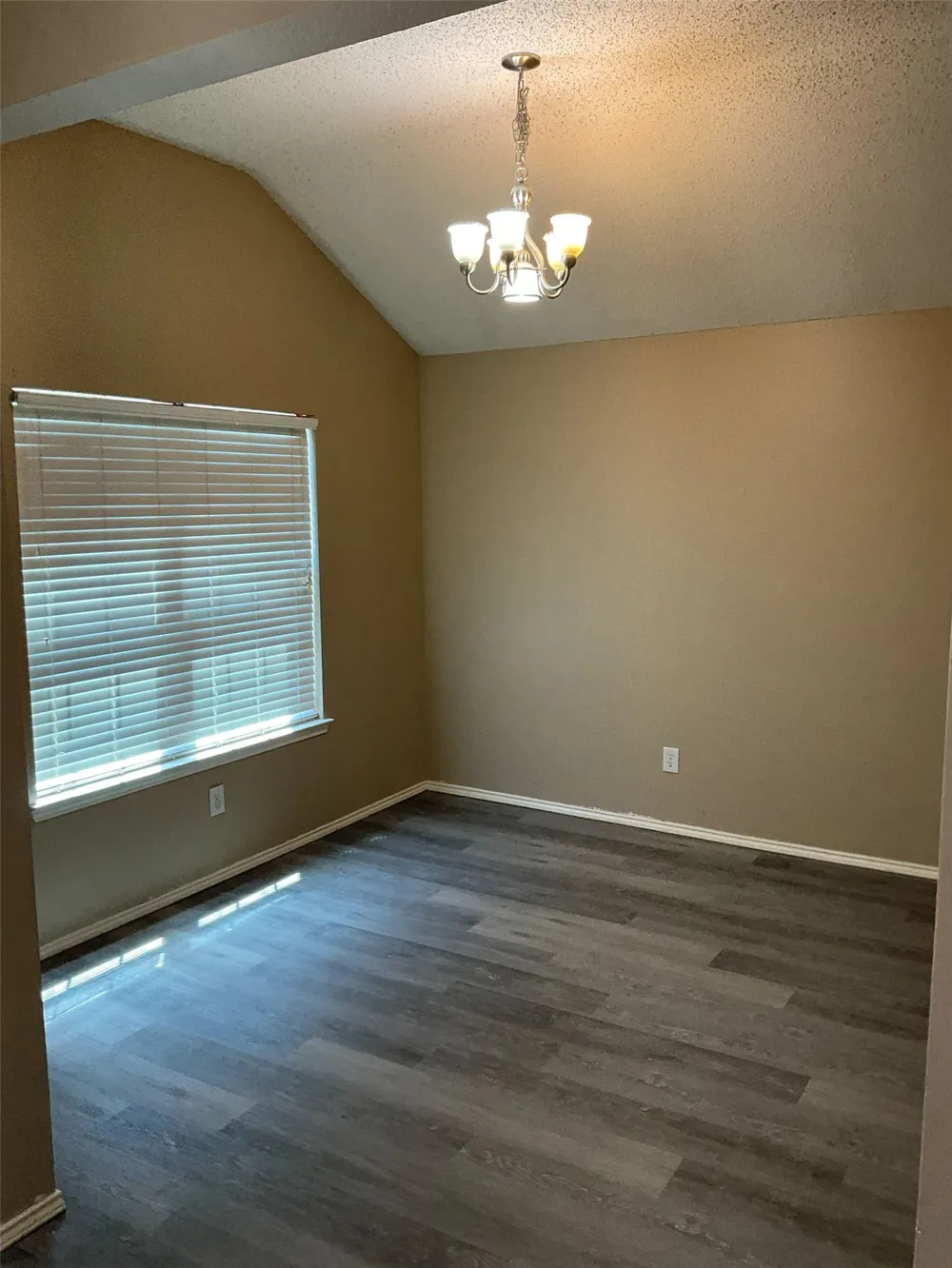 1001 Stockton Drive Burleson, TX 76028