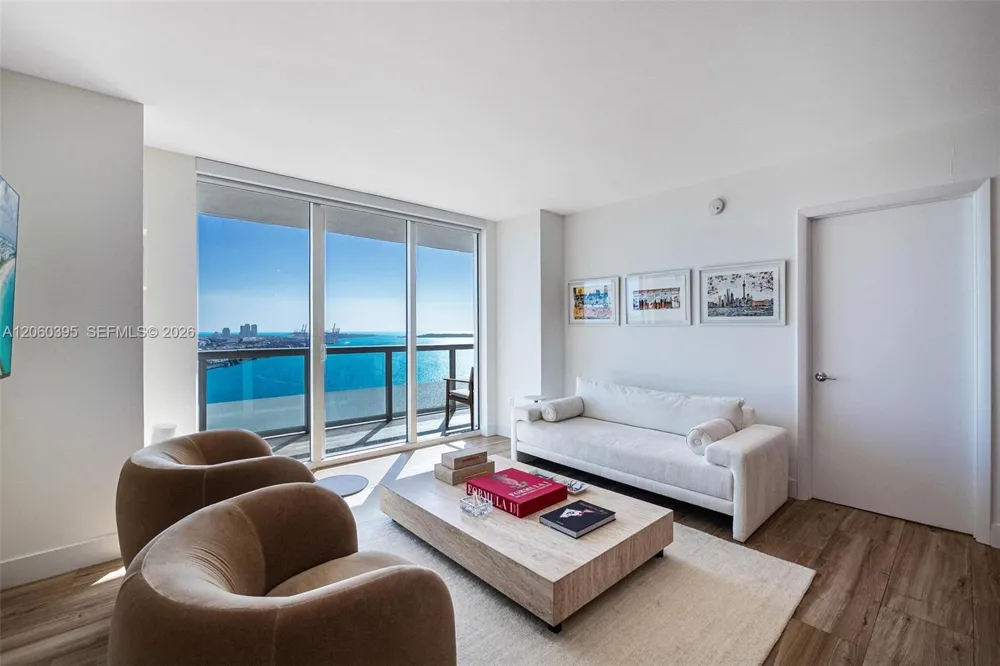 50 BISCAYNE BLVD #2706 Miami, FL 33132