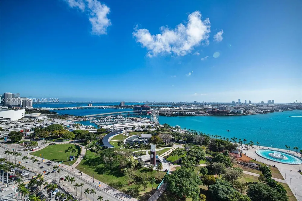 50 BISCAYNE BLVD #2706 Miami, FL 33132
