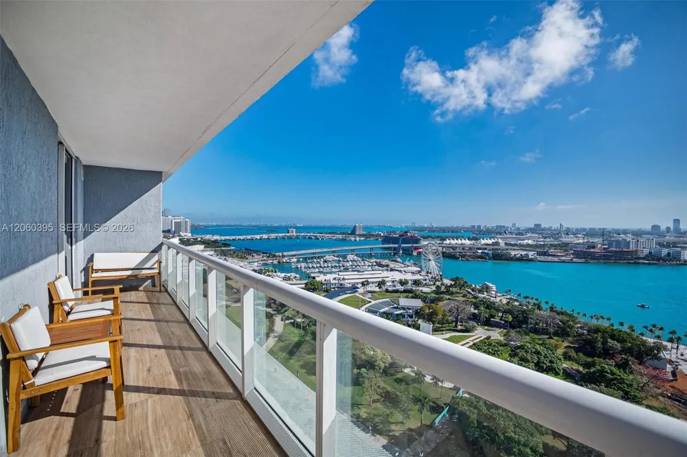 50 BISCAYNE BLVD #2706 Miami, FL 33132