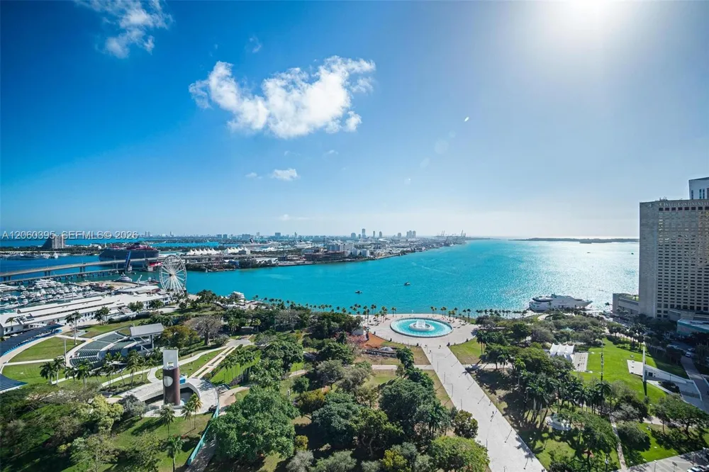 50 BISCAYNE BLVD #2706 Miami, FL 33132