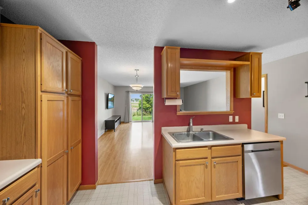 10390 64th Street NE Albertville, MN 55301