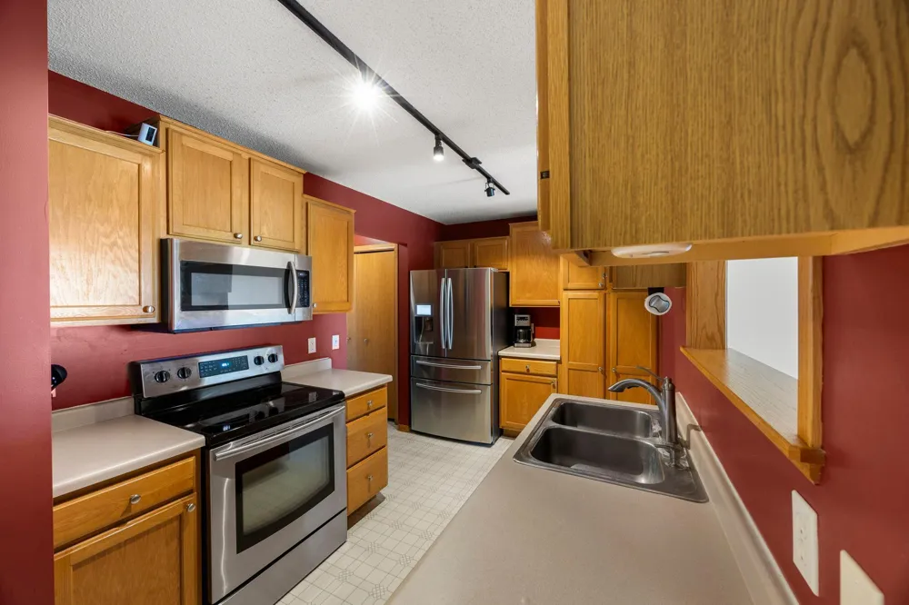 10390 64th Street NE Albertville, MN 55301