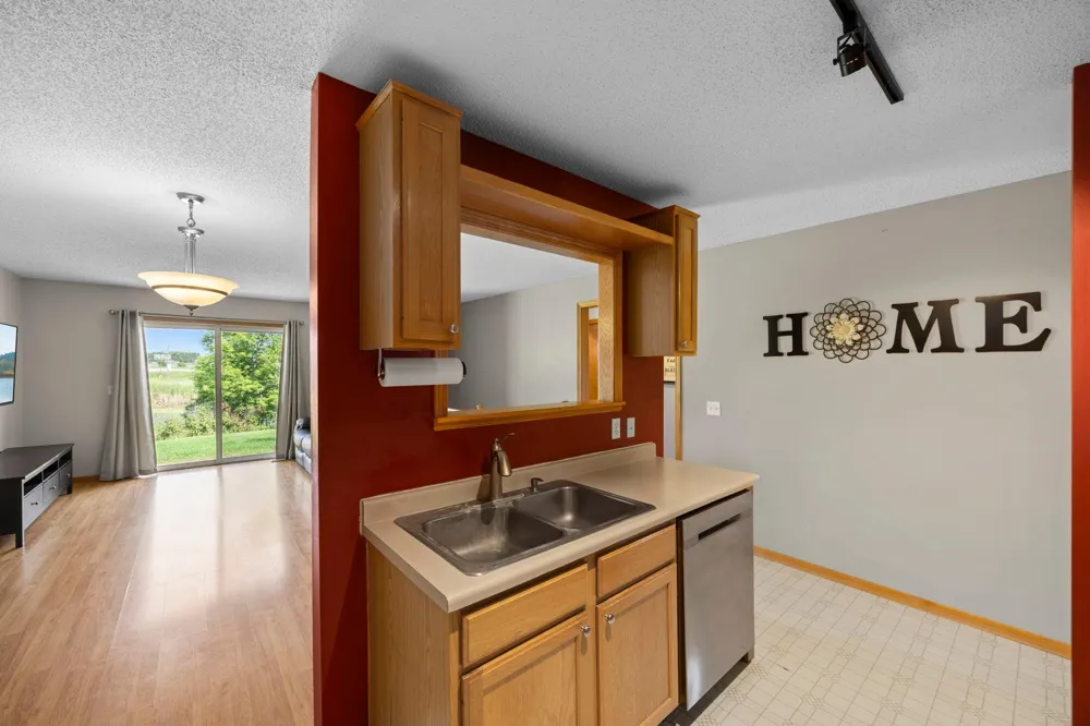 10390 64th Street NE Albertville, MN 55301