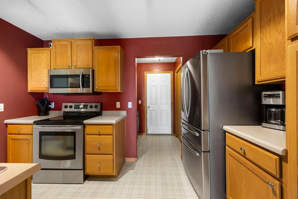 10390 64th Street NE Albertville, MN 55301